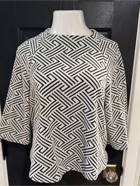 W5 Black & White Geometric Knit Tunic